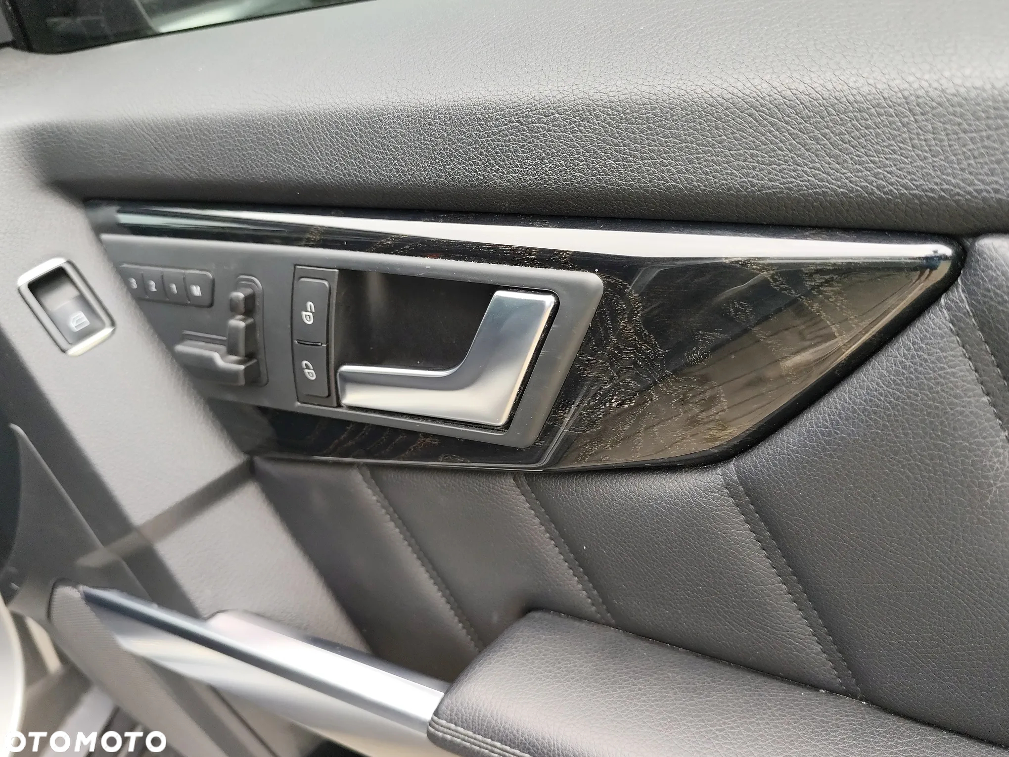 Mercedes-Benz GLK 250 CDI DPF 4Matic BlueEFFICIENCY 7G-TRONIC SPORT EDITION - 26
