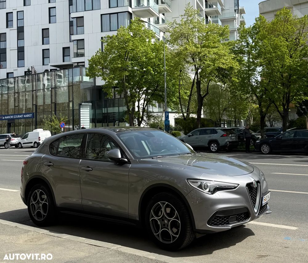 Alfa Romeo Stelvio - 1