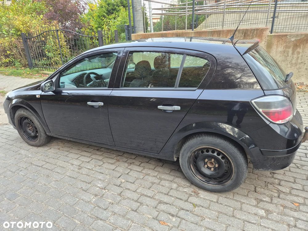 Opel Astra IV 1.6 Essentia - 1