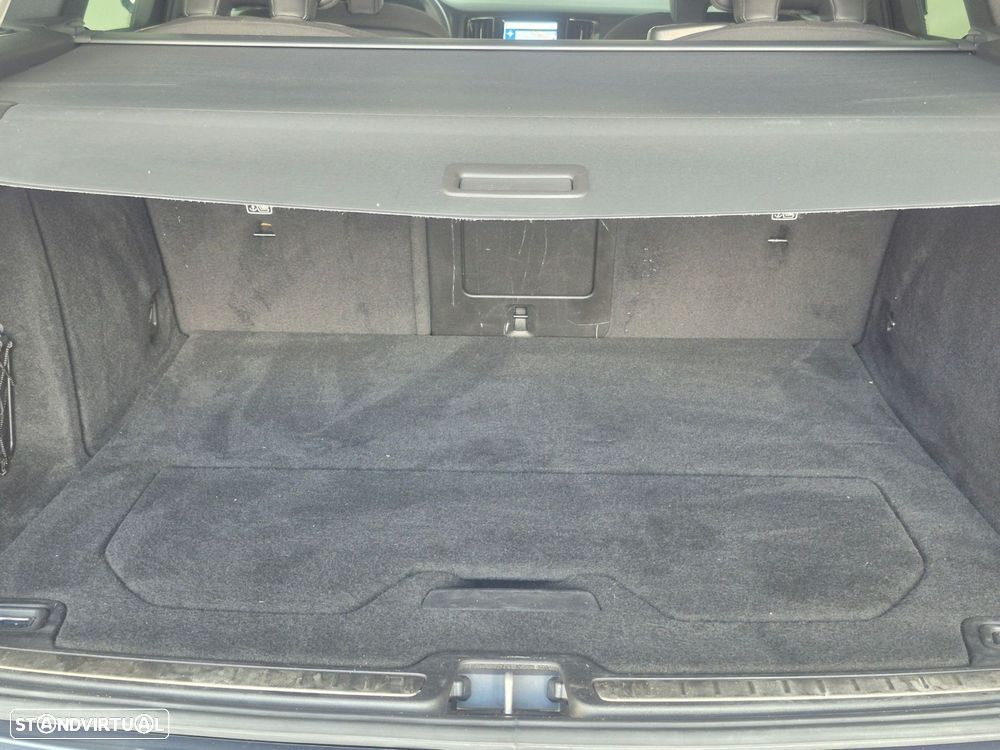 Volvo V60 2.0 B4 Momentum Plus Geartronic - 29