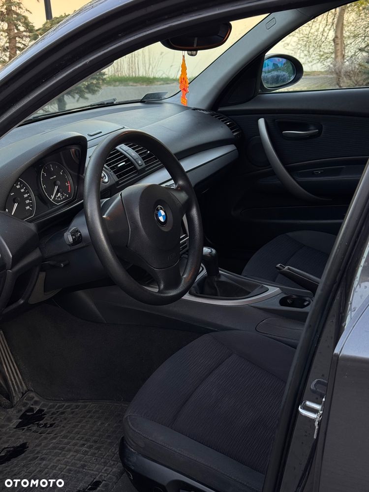 BMW Seria 1 118d DPF - 6