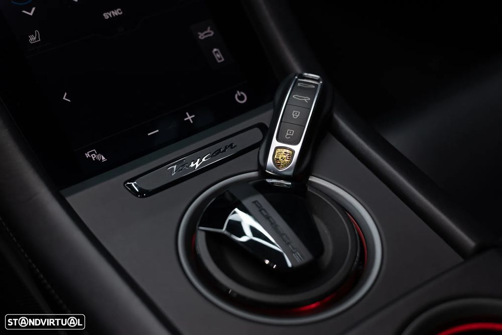 Porsche Taycan Turbo S - 43