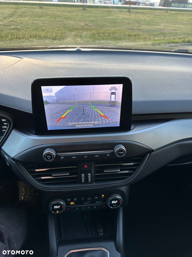 Ford Focus 1.0 EcoBoost Titanium X - 14