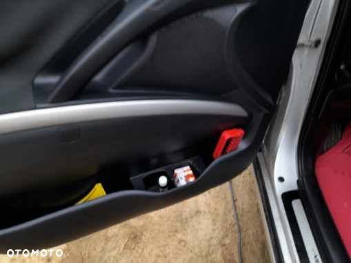 Toyota Corolla Verso 1.8 Prestige 7os - 27