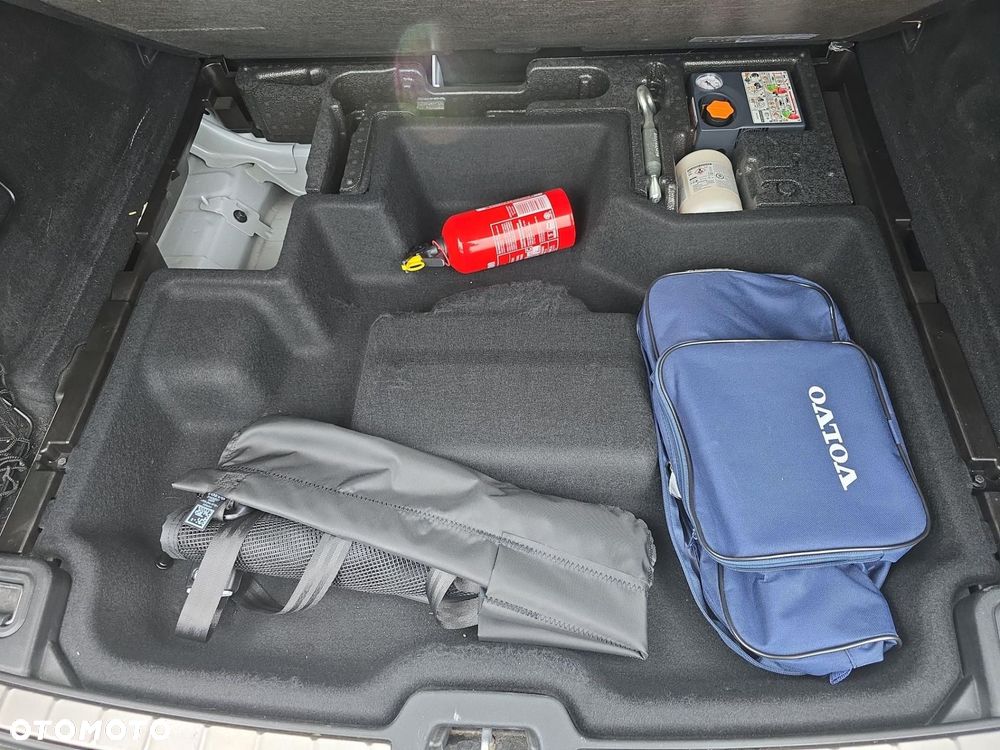Volvo XC 60 D4 Momentum - 25