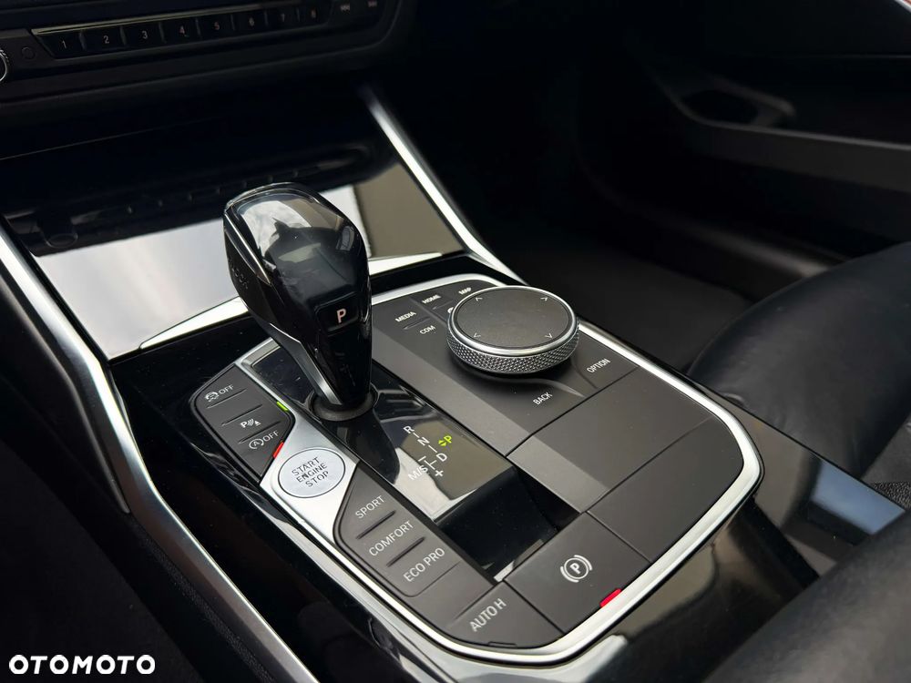 BMW Seria 3 320i Edition Luxury Line Purity - 12