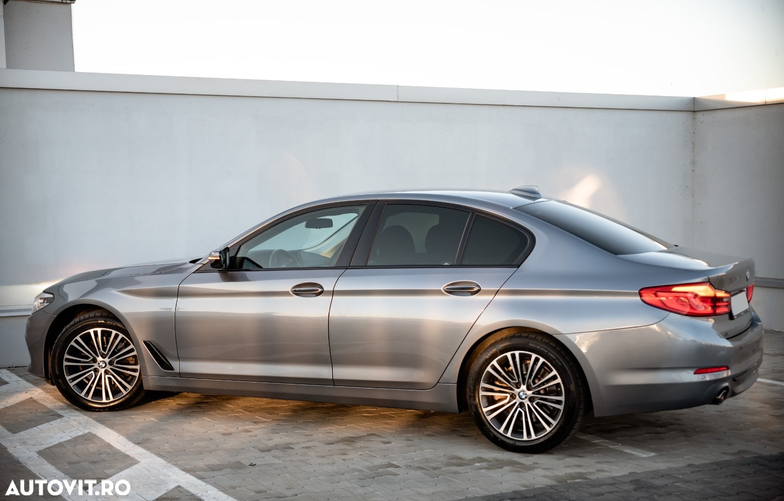 BMW Seria 5 520d AT - 7