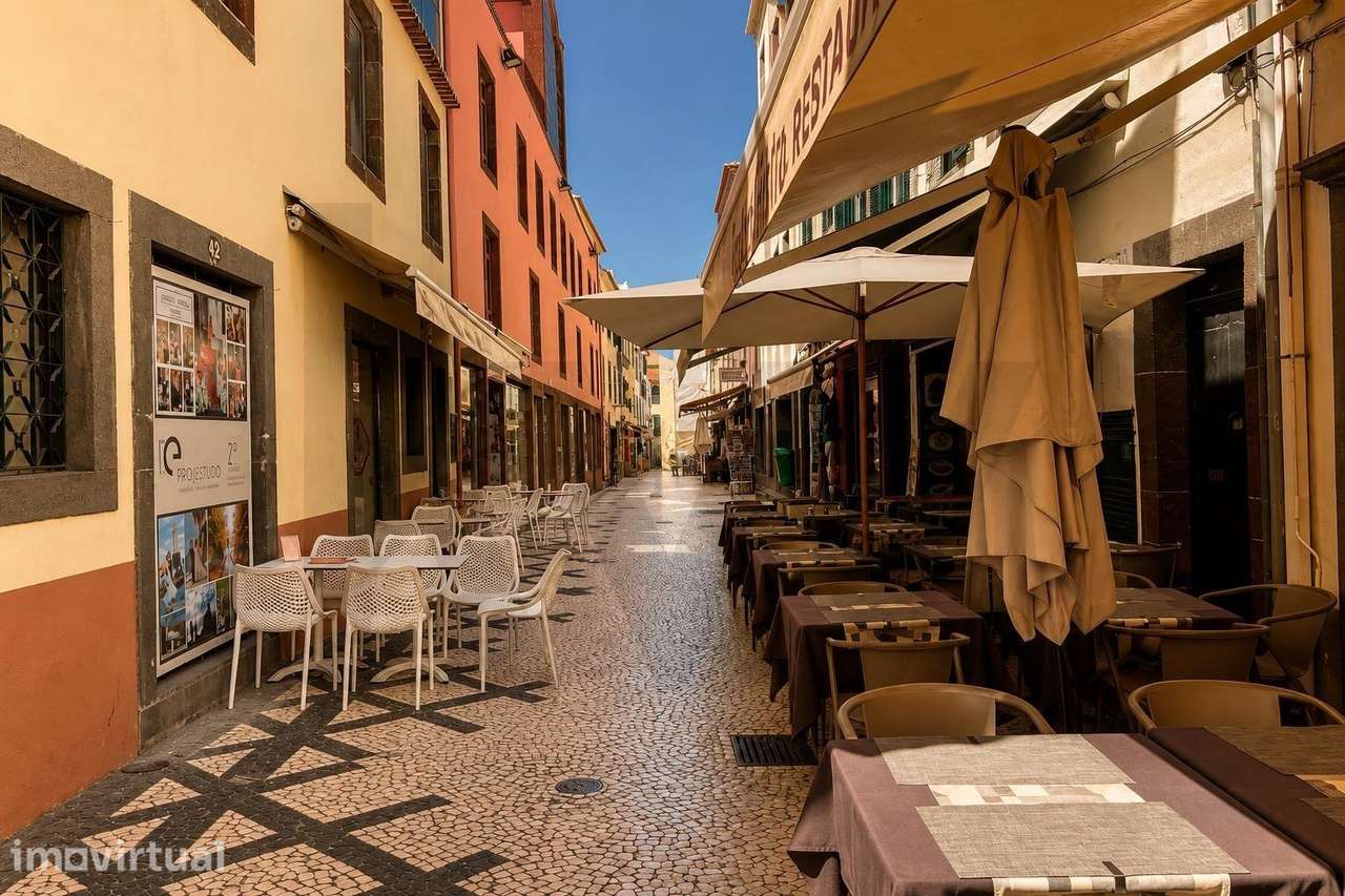 ESPAÇO COMERCIAL | SÉ, FUNCHAL | PARA ARRENDAMENTO - Grande imagem: 2/18