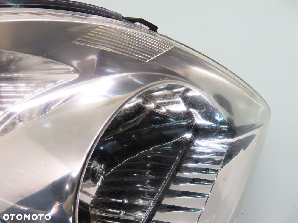 LAMPA PRAWA PRZEDNIA SUZUKI SWIFT III - 7