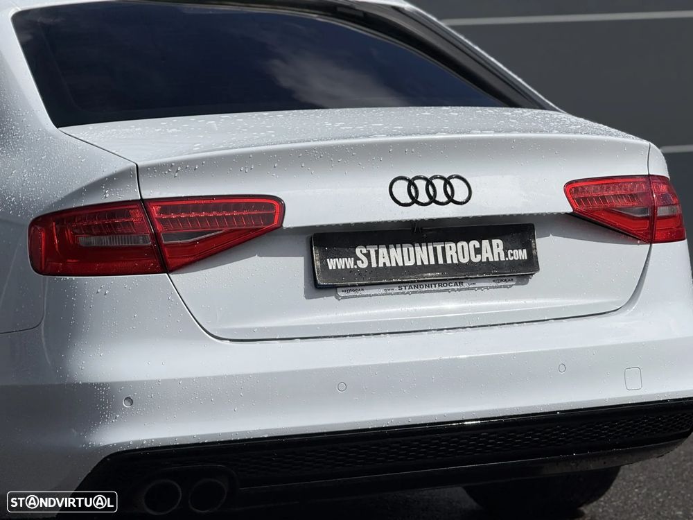 Audi A4 2.0 TDI Business Line S-line - 29