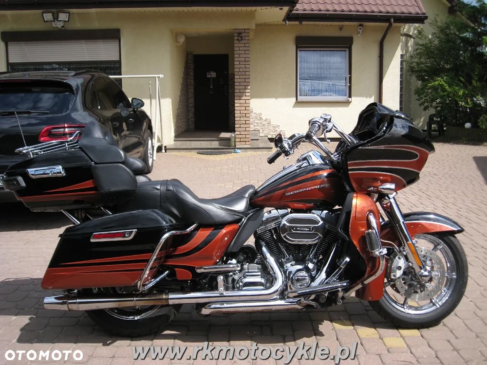 Harley-Davidson Touring Road Glide - 2