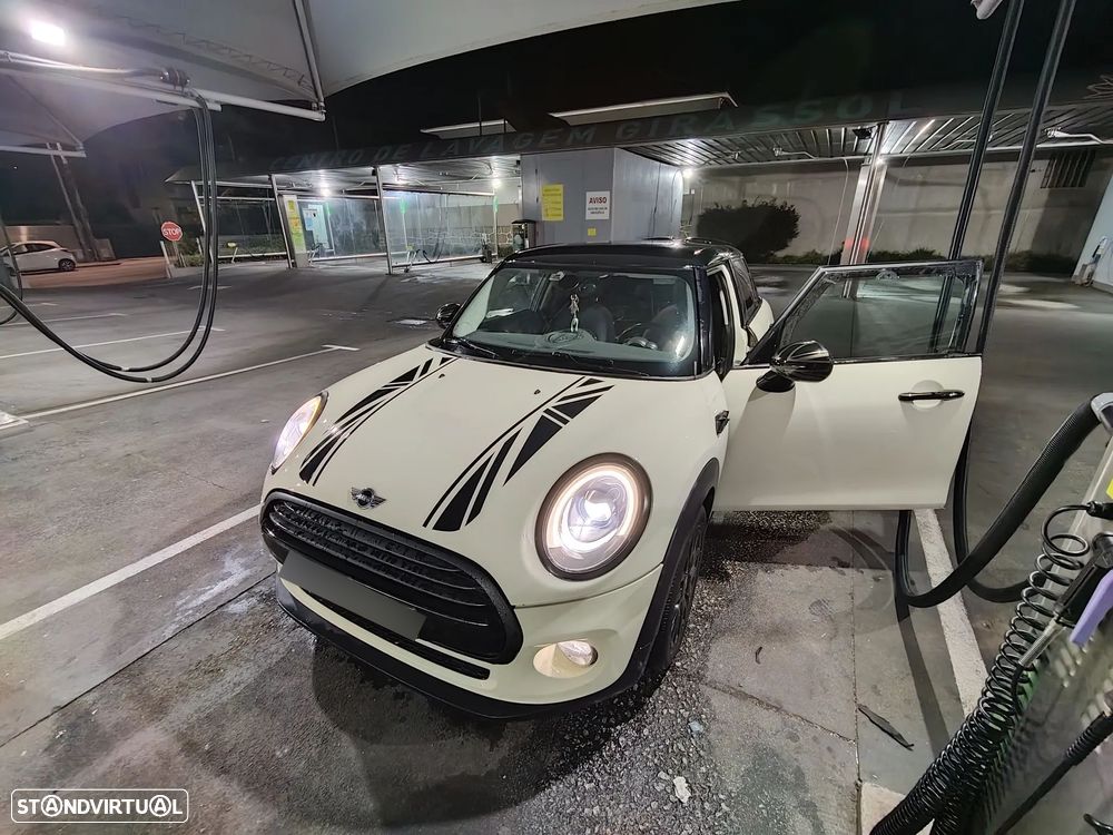 MINI 5 Portas Cooper D Aut. - 1