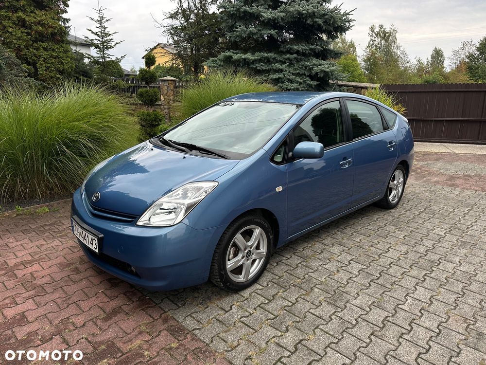 Toyota Prius (Hybrid) Executive - 1