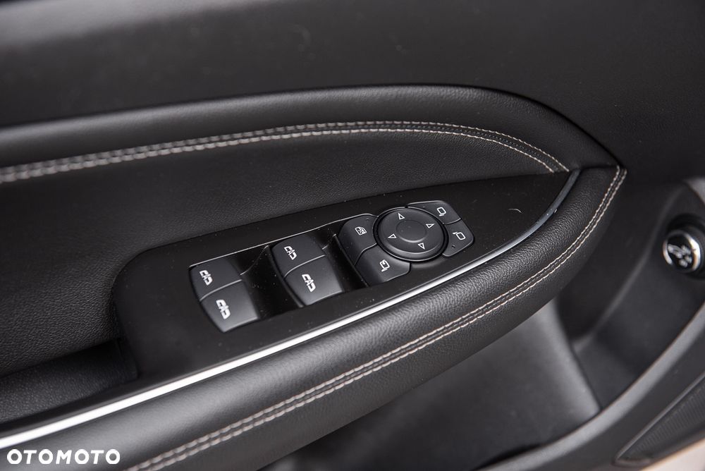 Opel Insignia - 16
