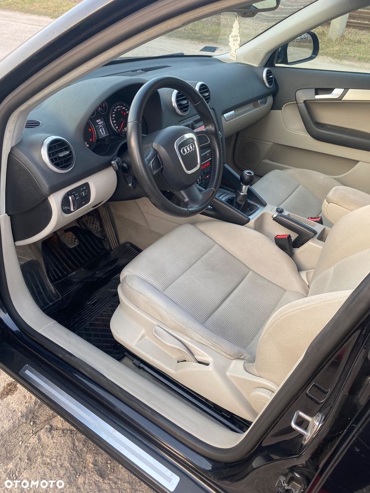 Audi A3 Sportback 1.9 TDI DPF Ambiente - 8