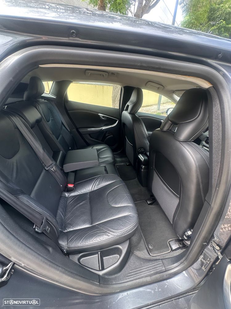 Volvo V40 D2 Momentum - 19