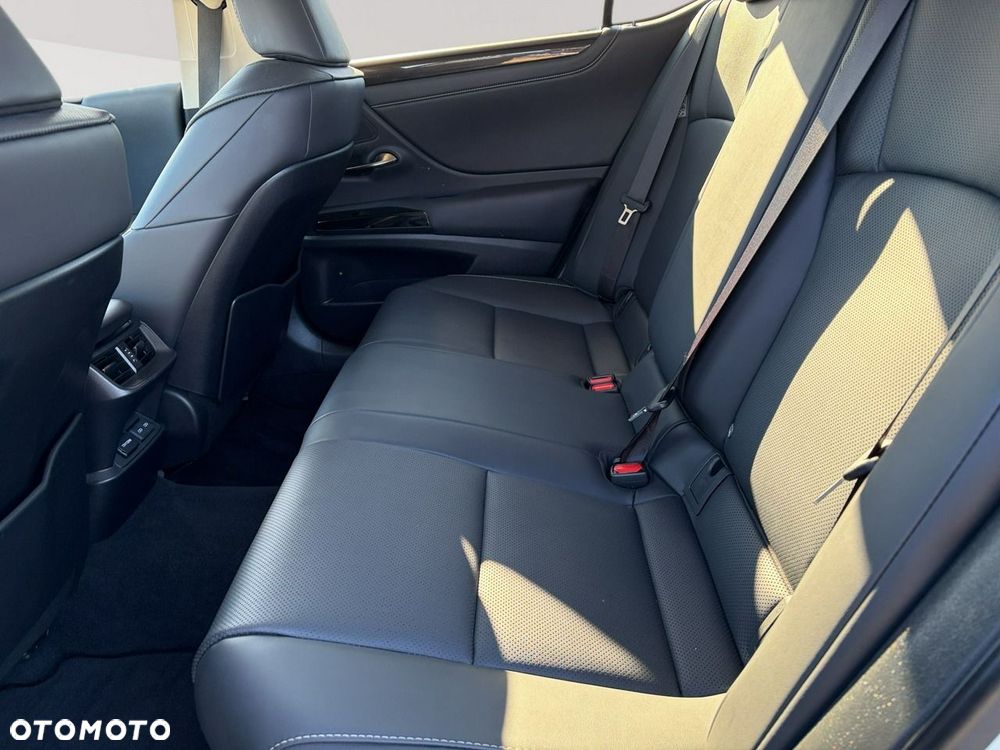 Lexus ES - 24