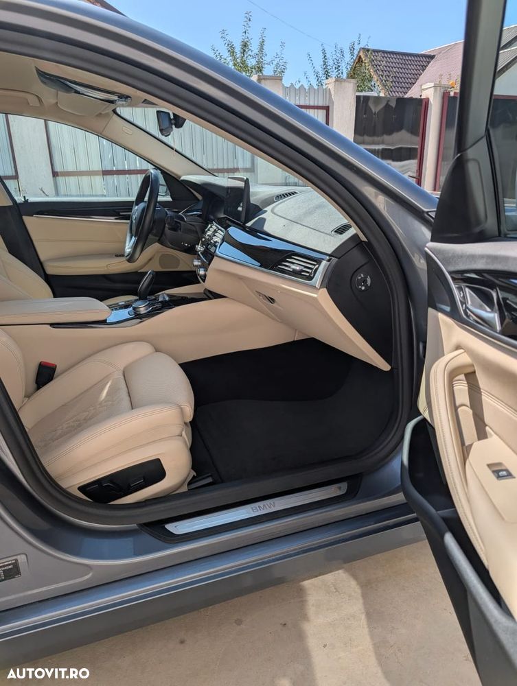 BMW Seria 5 520i Aut. Luxury Line - 16