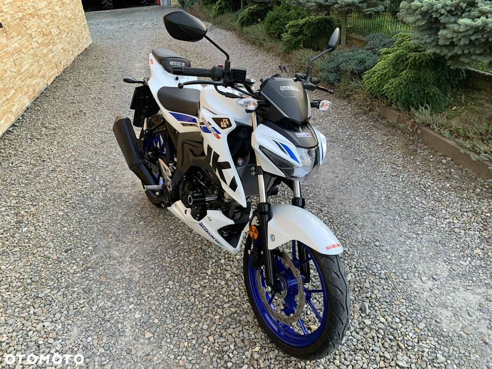 Suzuki GSX - 8