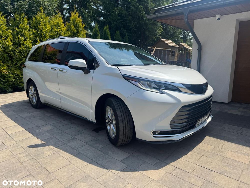 Toyota Sienna - 8