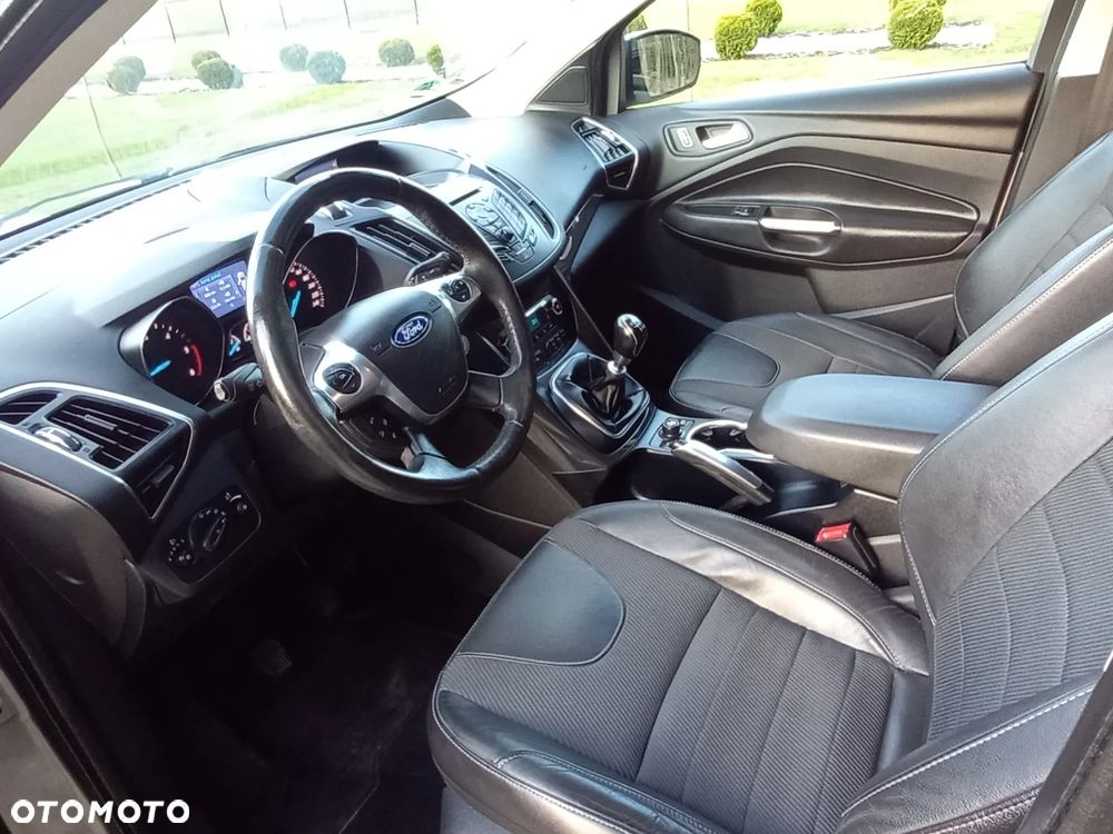 Ford Kuga 2.0 TDCi 4x4 Titanium - 14