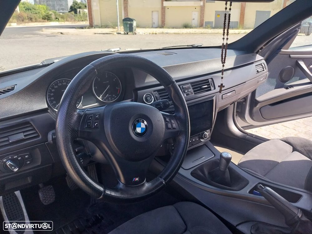 BMW 320 d Coupe Edição M - 4