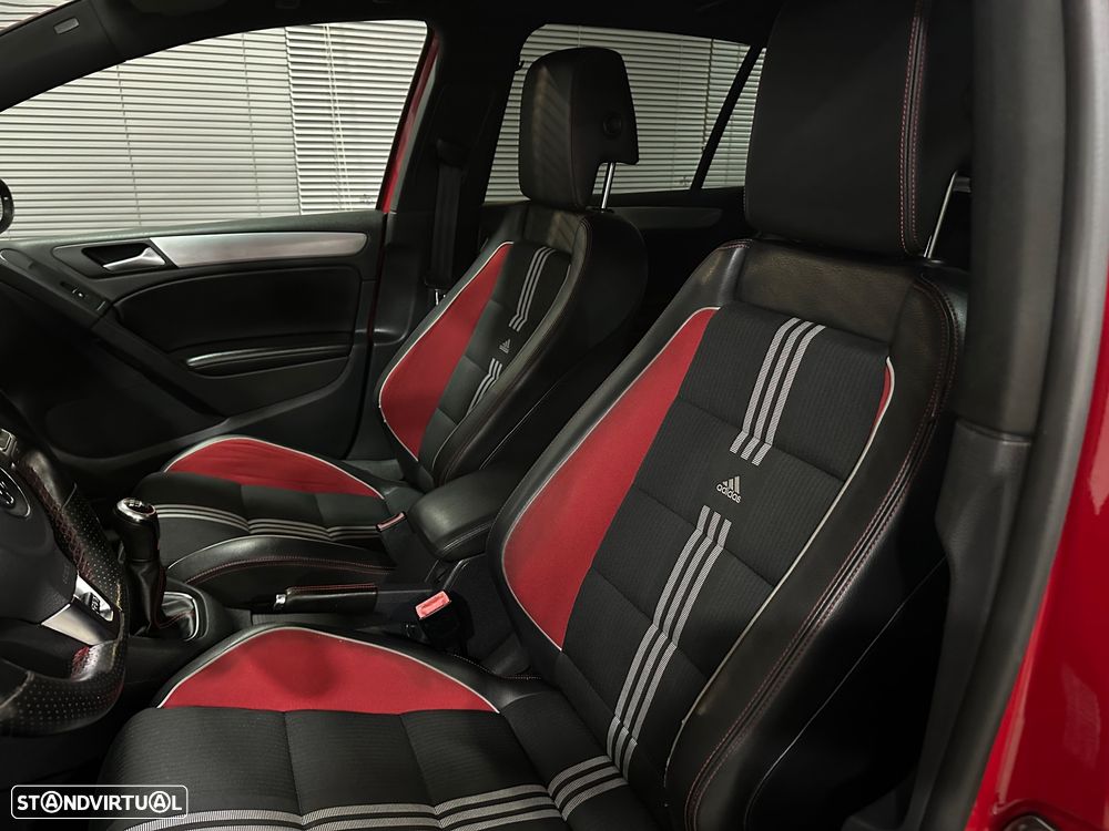 VW Golf 2.0 GTI adidas - 22