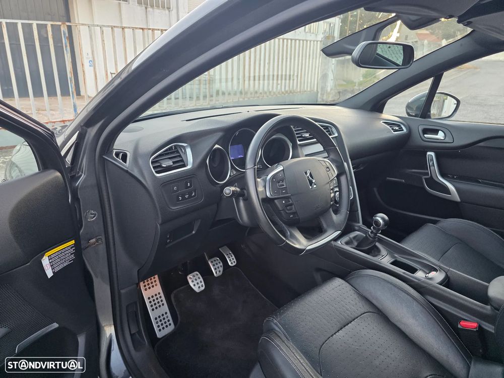 Citroën DS4 1.6 e-HDi So Chic - 14