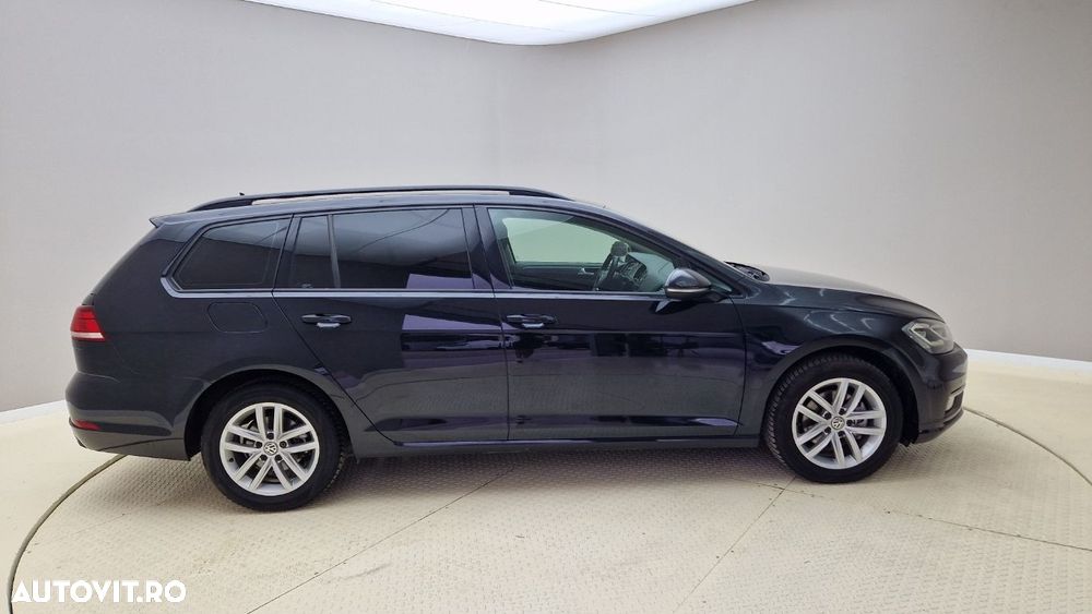 Volkswagen Golf - 5