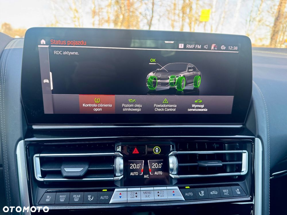 BMW Seria 8 - 32