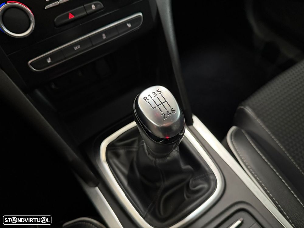 Renault Mégane ENERGY TCe 130 BOSE EDITION - 23