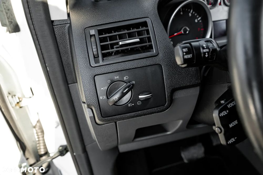 Ford Kuga 2.5 4x4 White Magic - 28