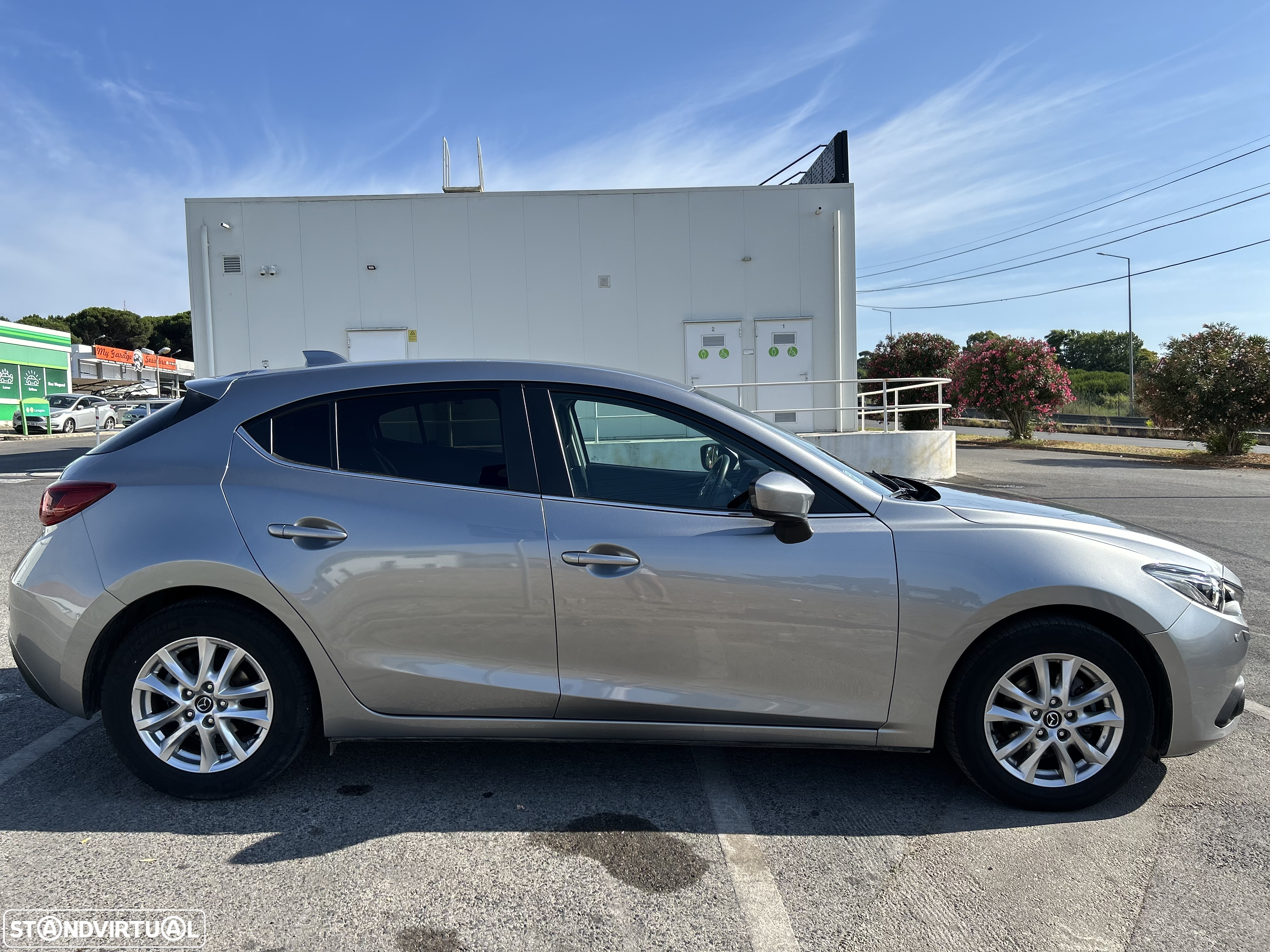 Mazda 3 1.5 Sky-G Evolve HS Navi - 27