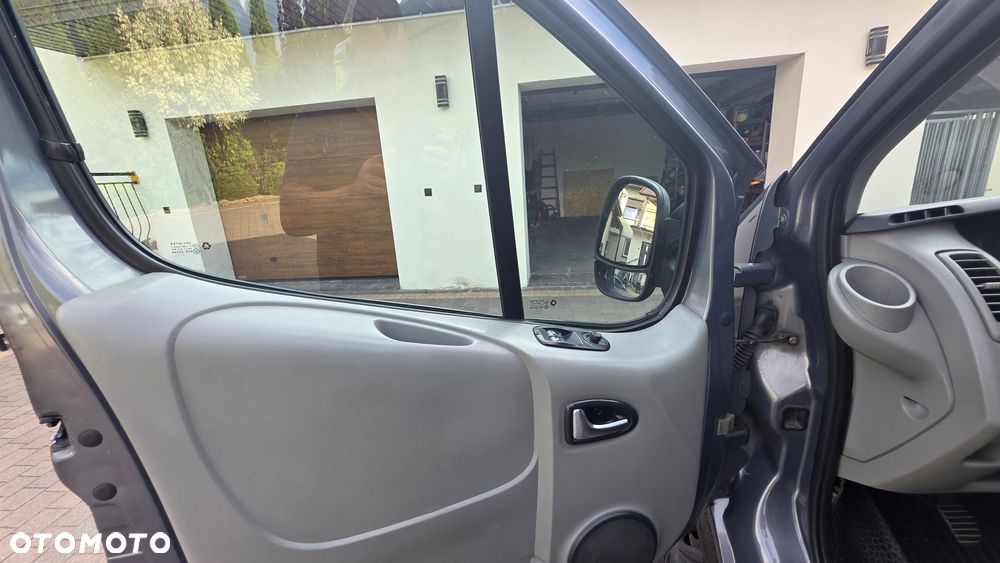 Opel Vivaro 2011 photo 4
