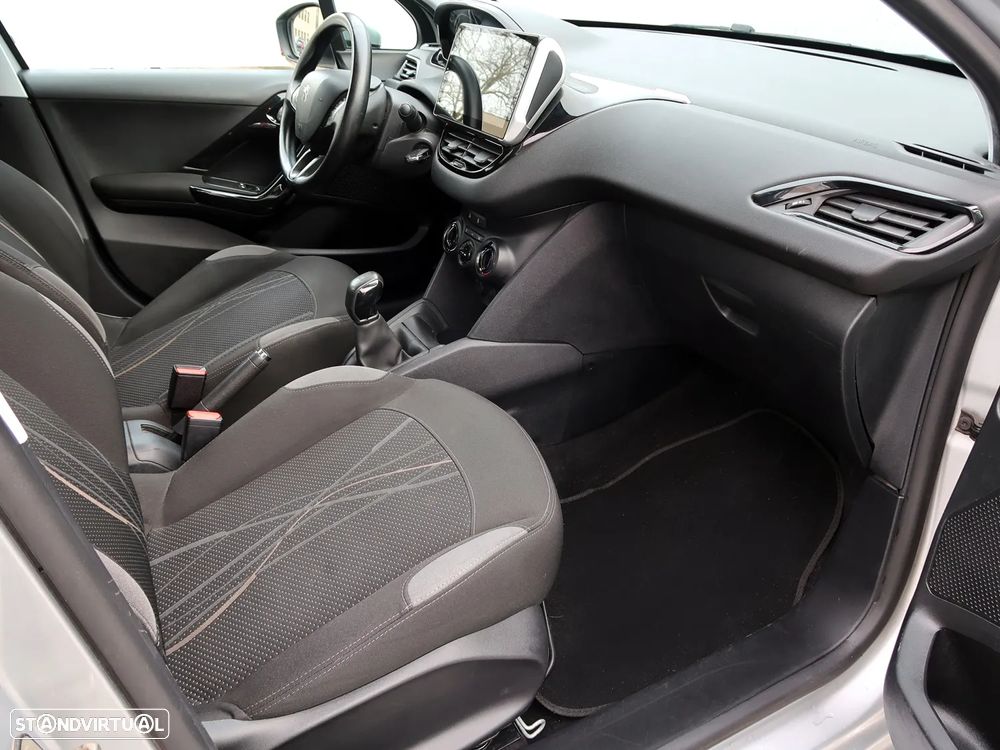 Peugeot 208 HDi 68 Access - 12
