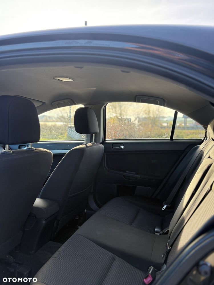 Mitsubishi Lancer 1.8 Intense - 13