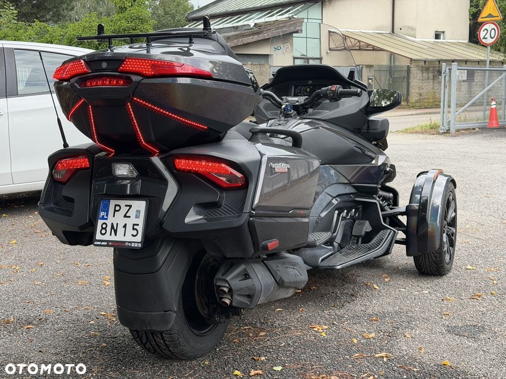 Can-Am Spyder - 9