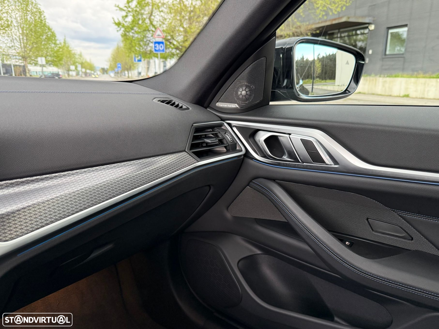BMW i4 eDrive40 Desportiva M - 31