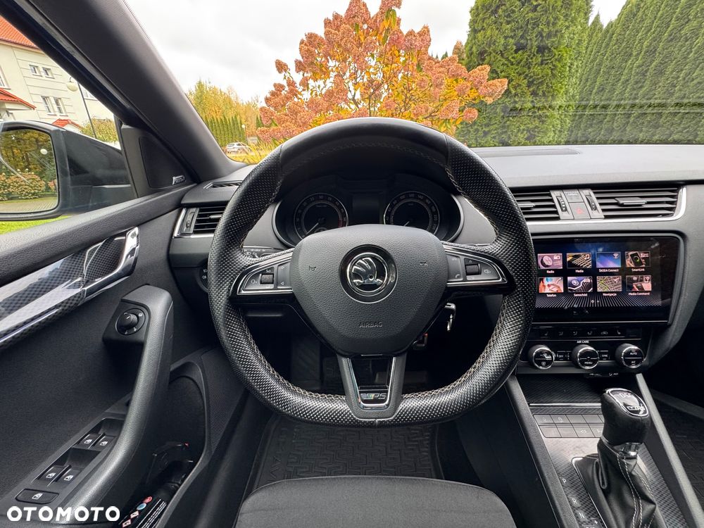 Skoda Octavia 2.0 TDI DSG RS - 35