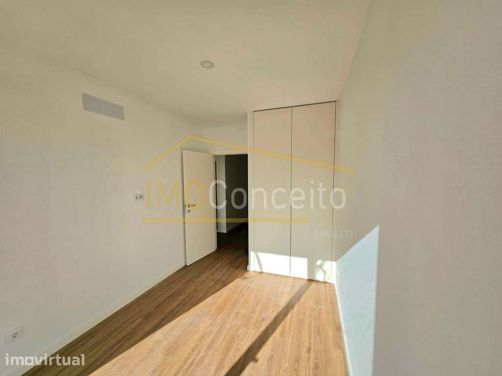 Excelente Apartamento T4 (Novo) - Golegã
Conversão Moderna de Espa... - Grande imagem: 5/5