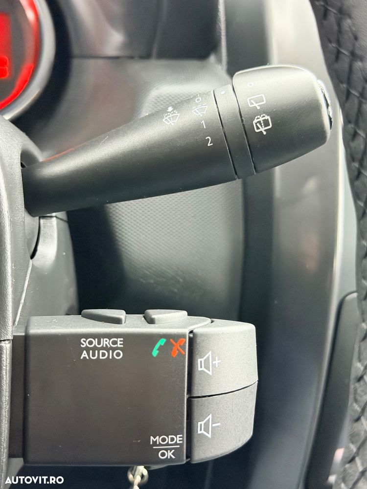 Dacia Duster 1.2 TCe 4x2 Laureate - 28