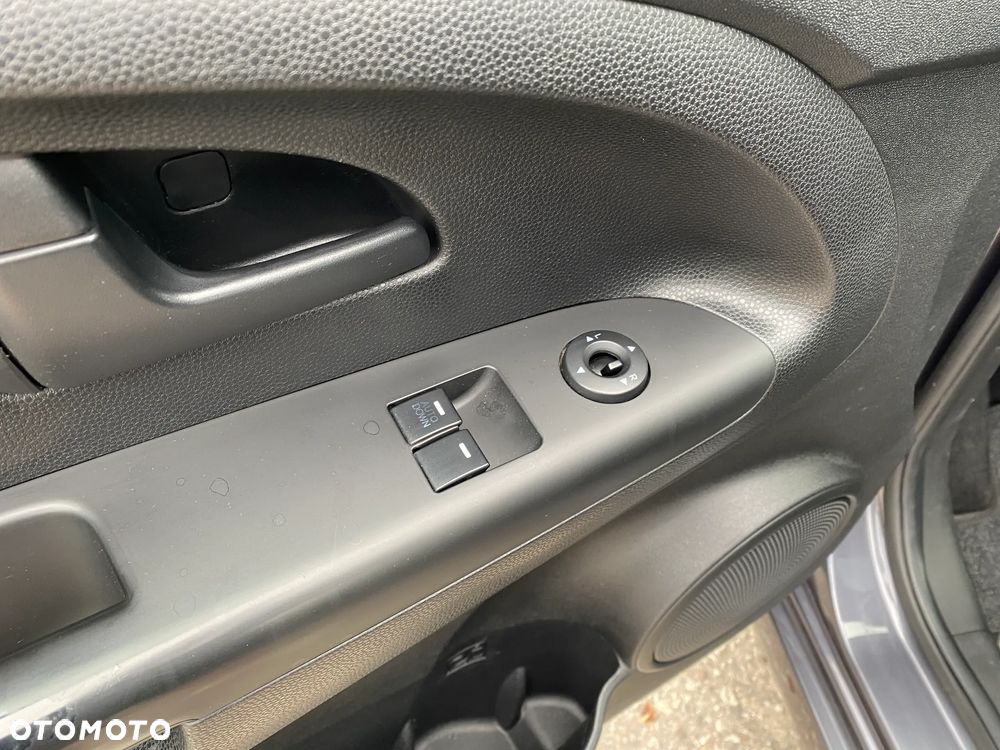 Kia Venga 1.4 CVVT Titanium Collection - 27