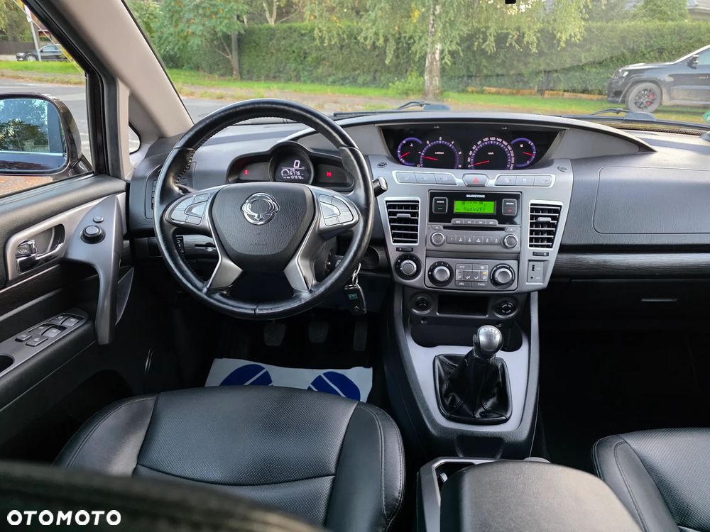 SsangYong/KGM Rodius 2.2 e-XDi220 Turismo - 12