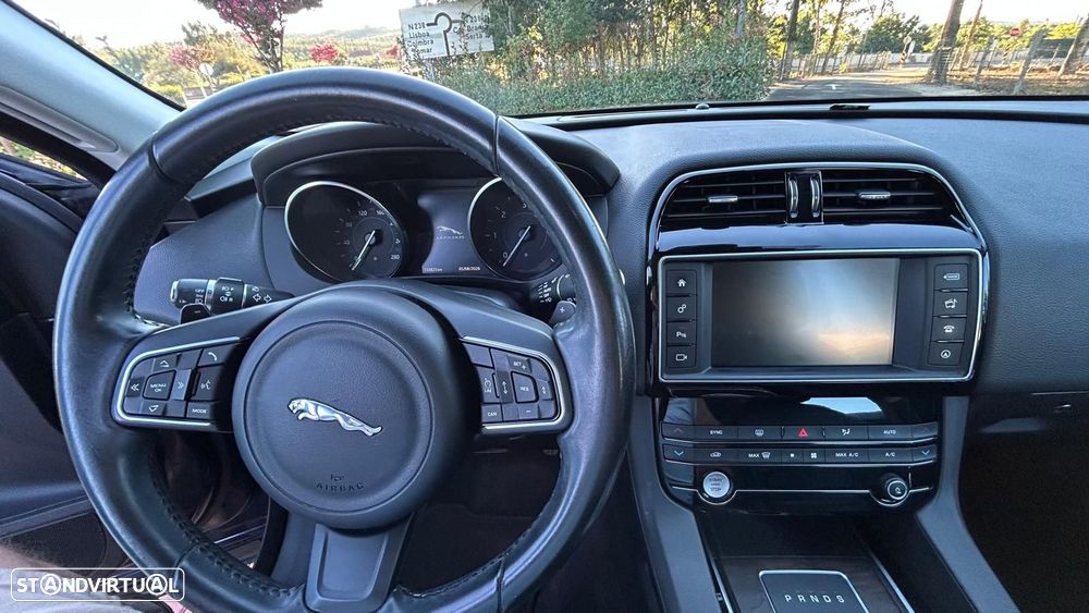 Jaguar F-Pace 2.0 i4D Prestige AWD Aut. - 11