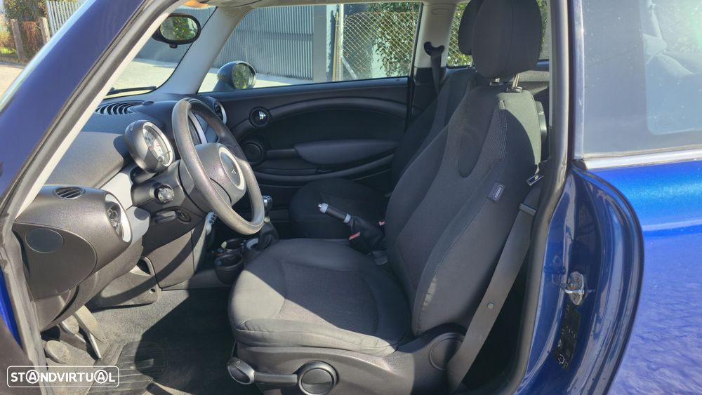MINI 3 Portas One D - 11