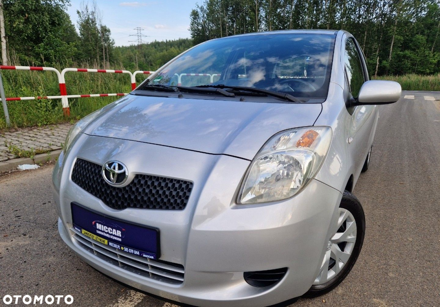 Toyota Yaris 1.3 VVT-i Sol - 2