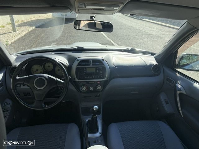 Toyota RAV4 D-4D 4x4 - 9