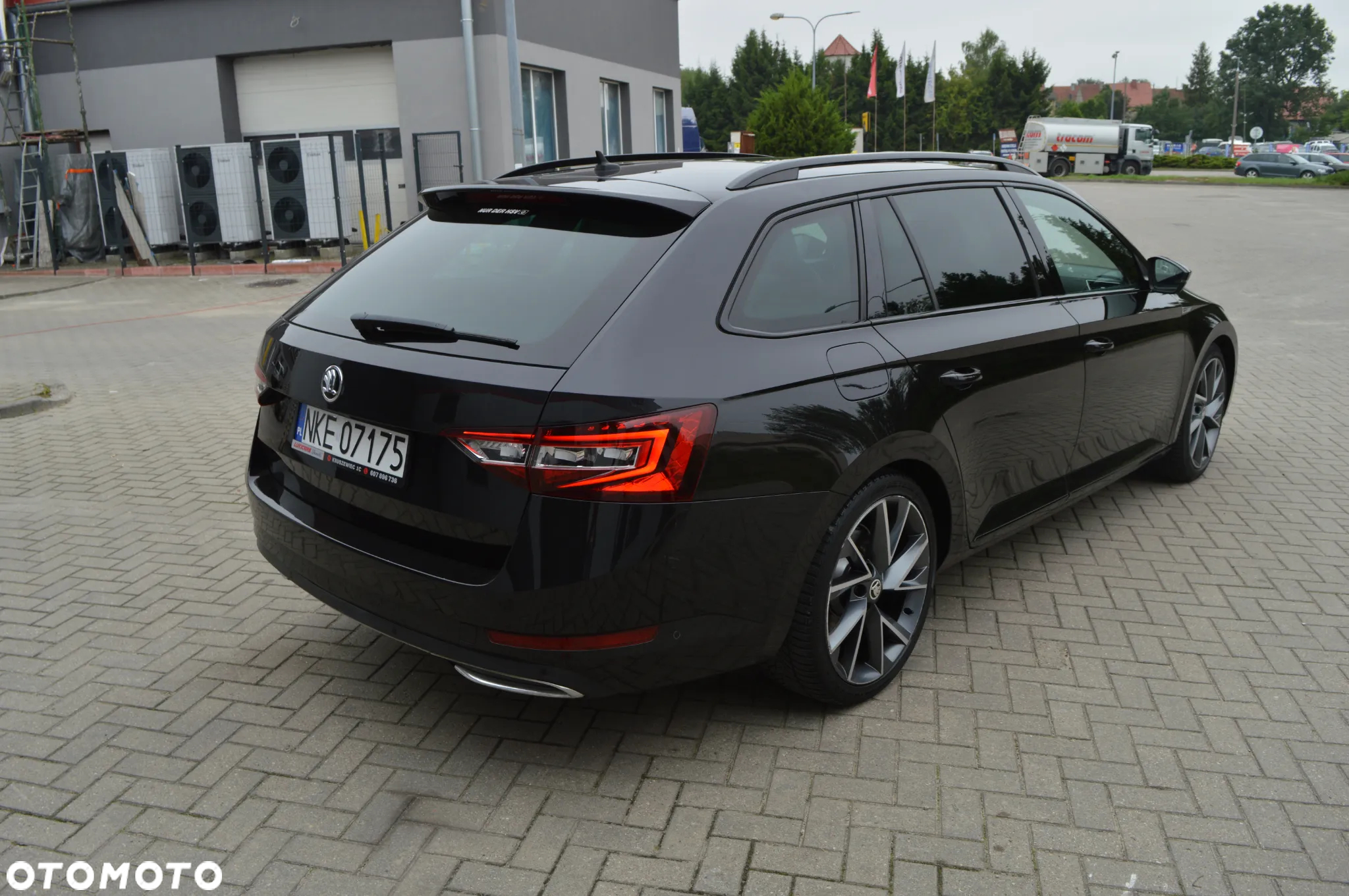Skoda Superb Combi 2.0 TDI SportLine - 8