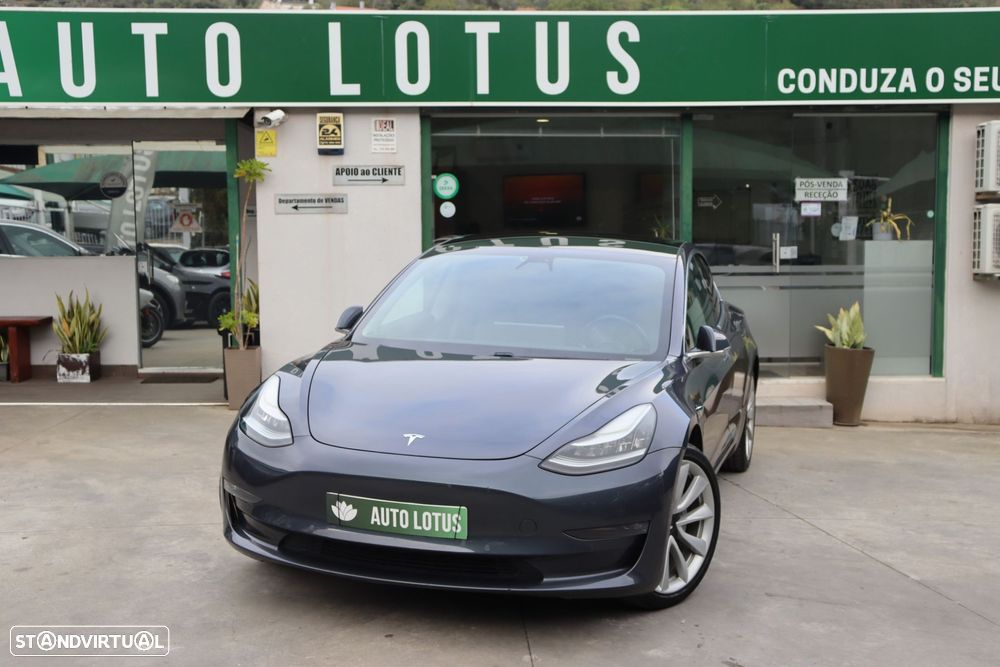 Tesla Model 3 - 1