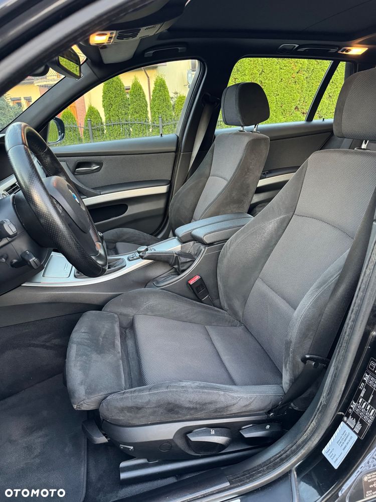 BMW Seria 3 320d xDrive DPF - 12